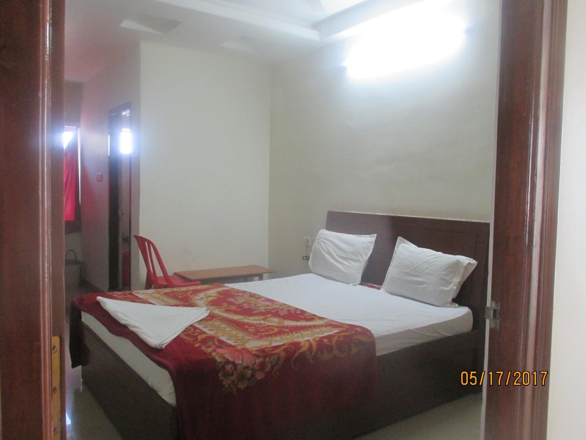 Sri Sai Ganesh Lodge Hyderabad Eksteriør billede