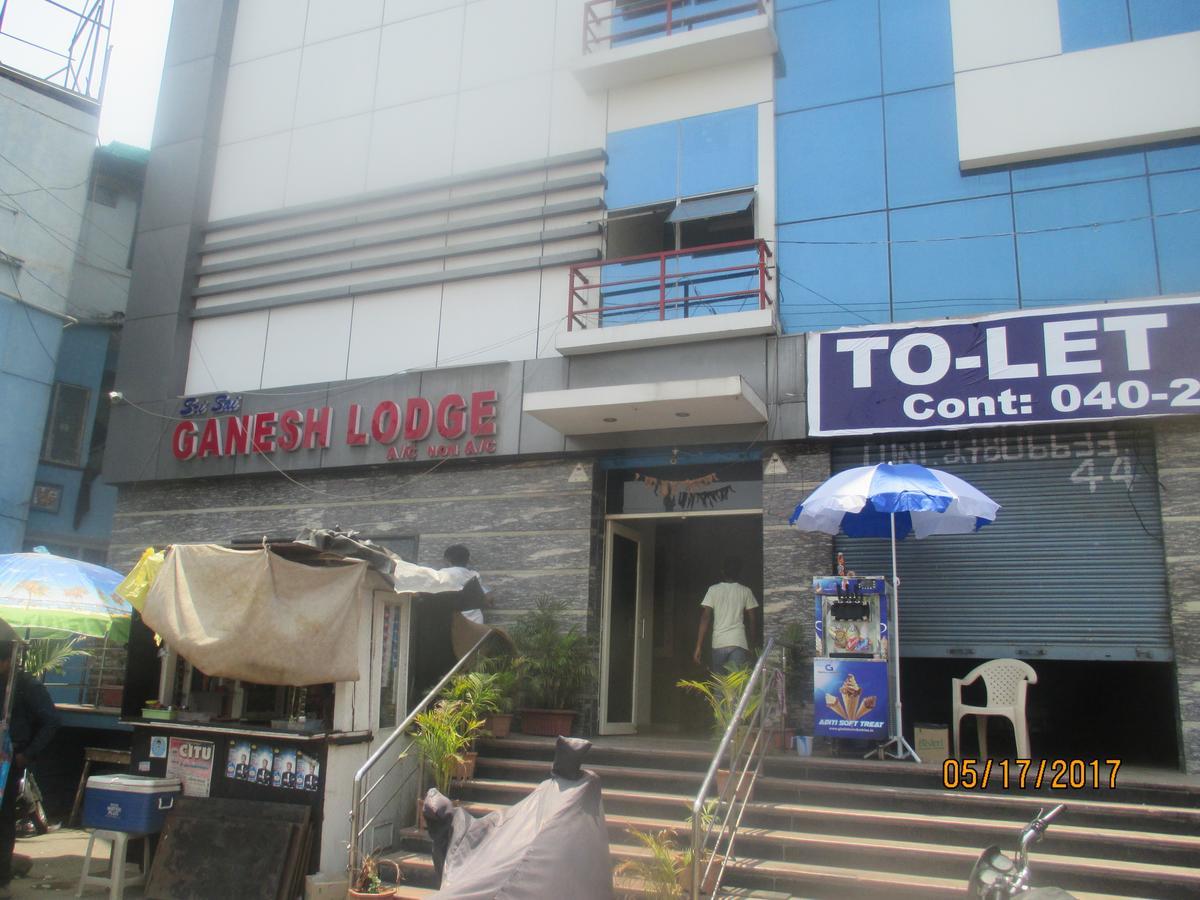 Sri Sai Ganesh Lodge Hyderabad Eksteriør billede