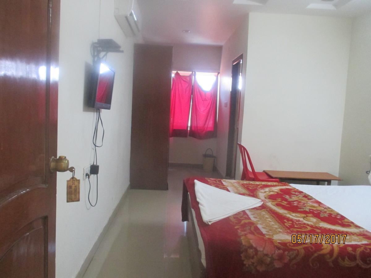 Sri Sai Ganesh Lodge Hyderabad Eksteriør billede