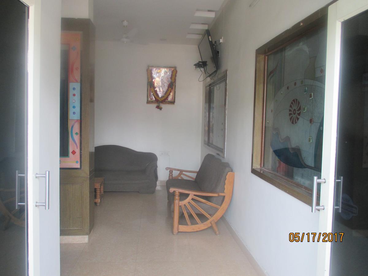 Sri Sai Ganesh Lodge Hyderabad Eksteriør billede