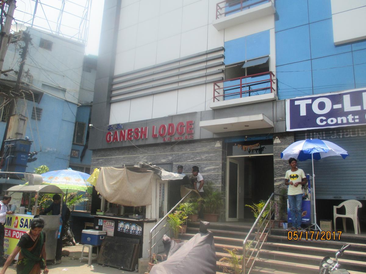 Sri Sai Ganesh Lodge Hyderabad Eksteriør billede