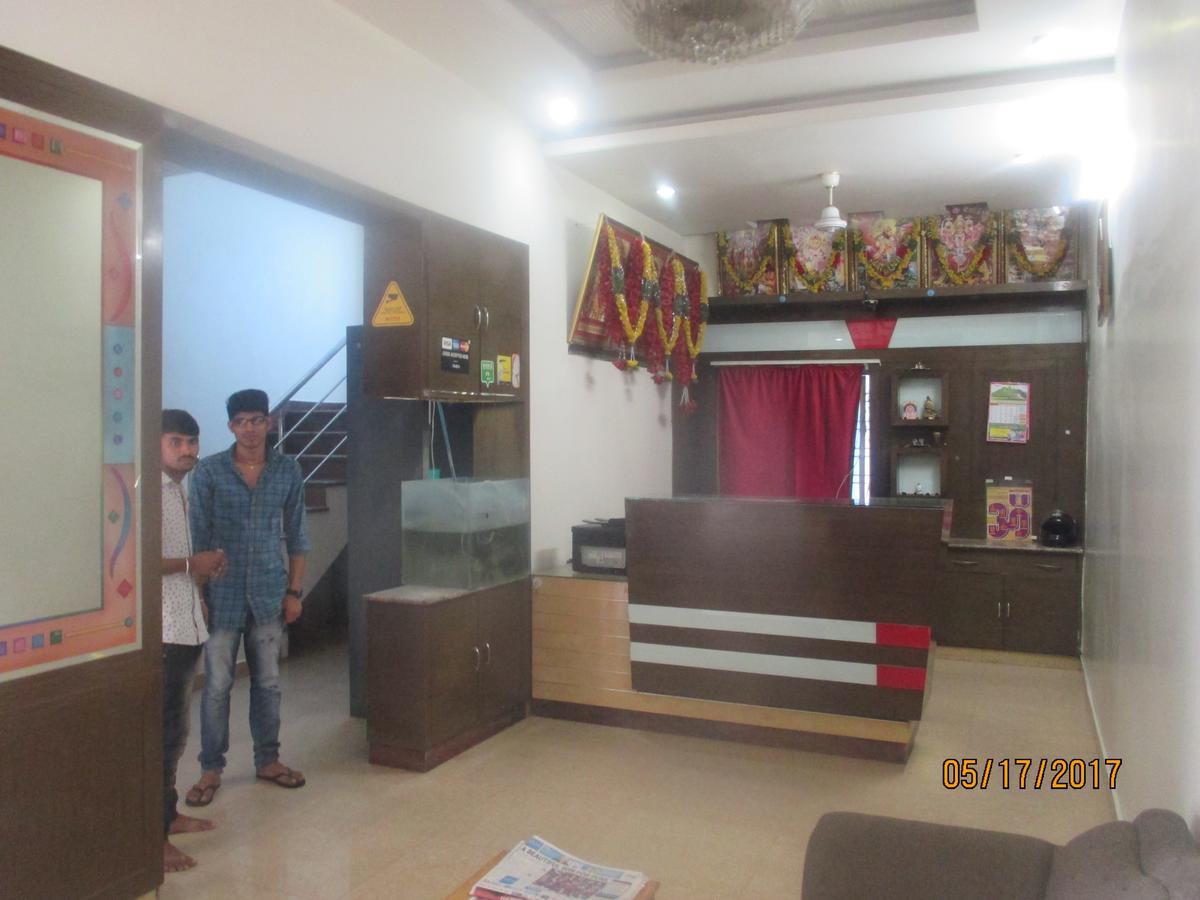 Sri Sai Ganesh Lodge Hyderabad Eksteriør billede