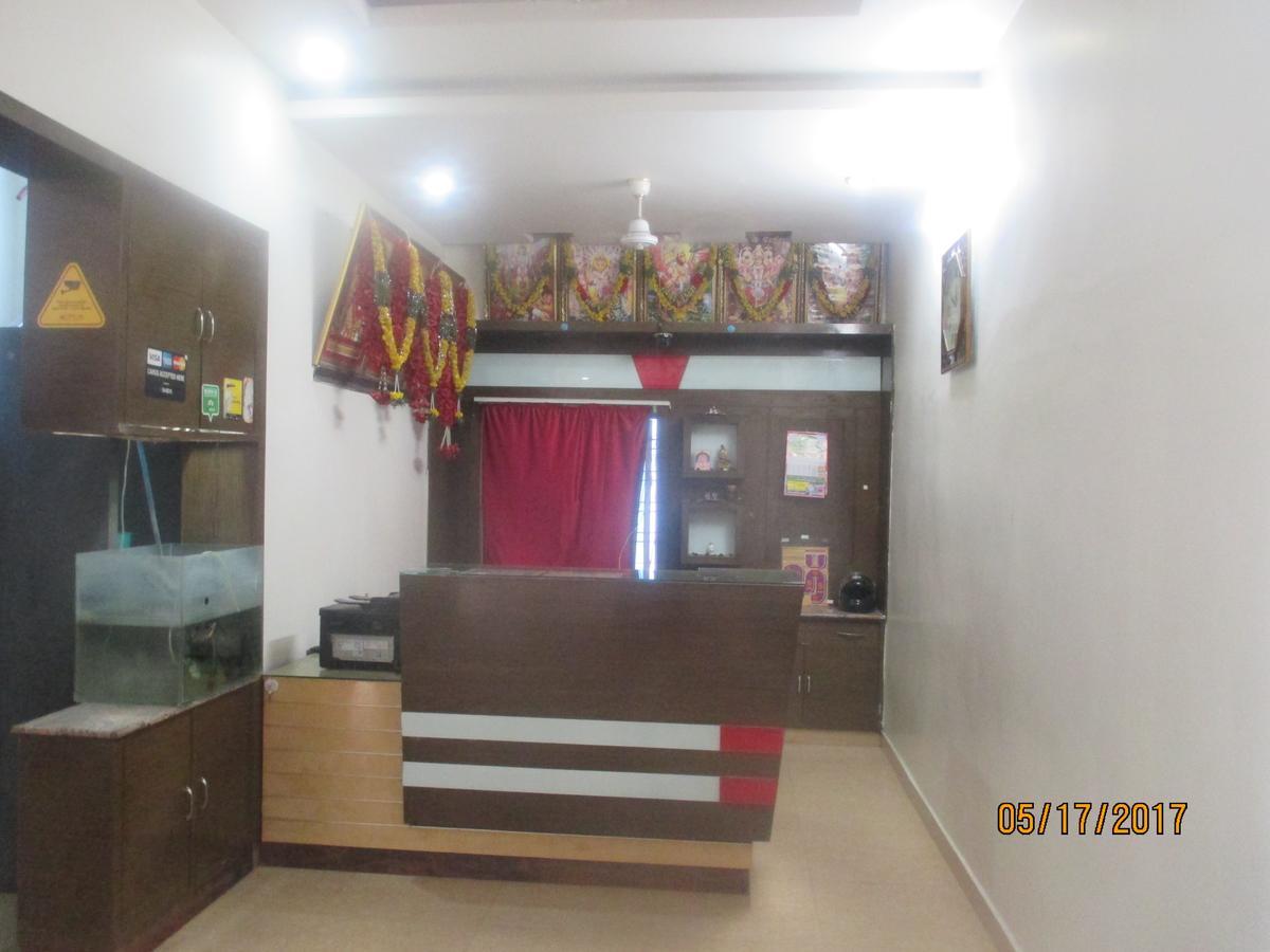 Sri Sai Ganesh Lodge Hyderabad Eksteriør billede